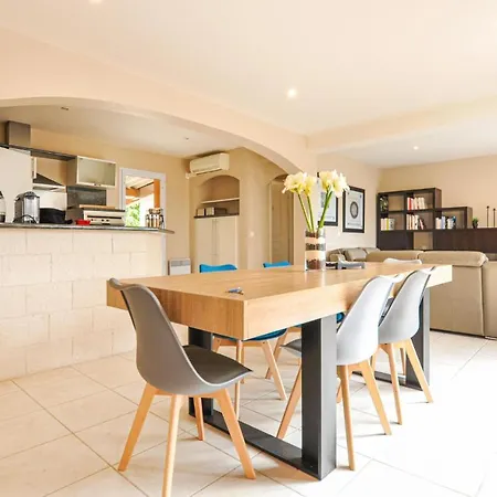 Amazing In With 3 Bedrooms And Wifi Holiday home