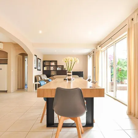 Amazing In With 3 Bedrooms And Wifi Holiday home