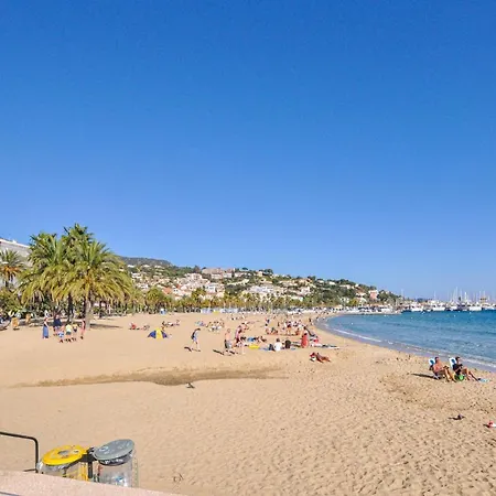 Semesterbostad 3 Bedroom Lovely Home In Le Lavandou *