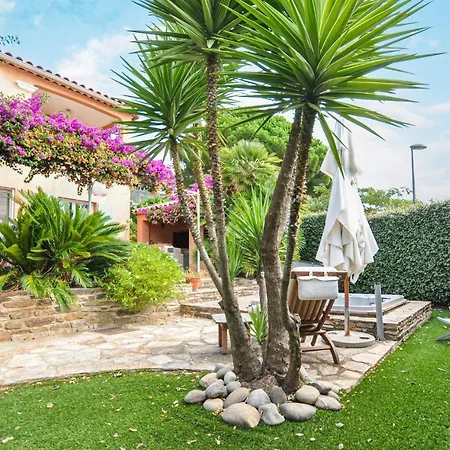 3 Bedroom Lovely Home In Le Lavandou Semesterbostad Le Lavandou