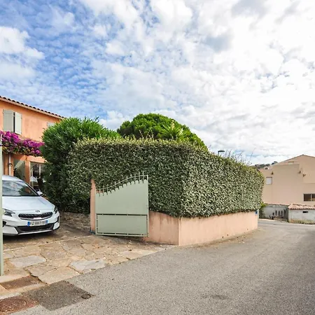Amazing In With 3 Bedrooms And Wifi Holiday home Le Lavandou